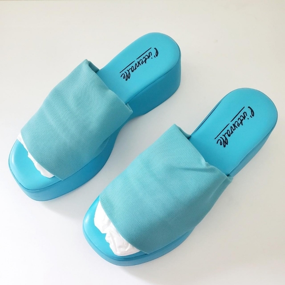 NWT Leather and Textile Slides - Picture 2 of 4